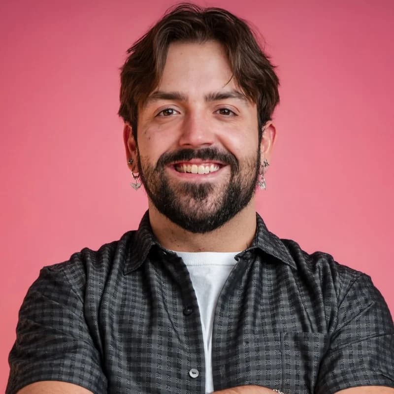 Teddy Hill — comedian at Hecklers Happy Hour comedy show in Chicago