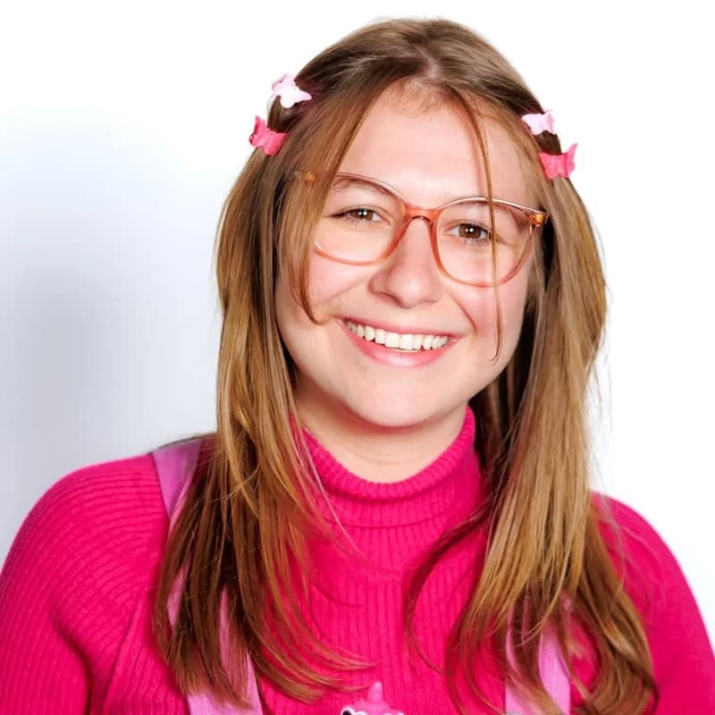 Rebecca Jaffe — comedian at Hecklers Happy Hour comedy show in Chicago