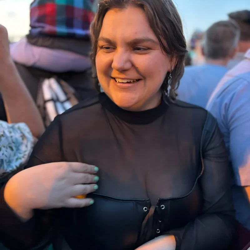 Sarah Joy — comedian at Hecklers Happy Hour comedy show in Chicago