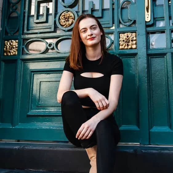 Lauren Warwick — comedian at Hecklers Happy Hour comedy show in Chicago