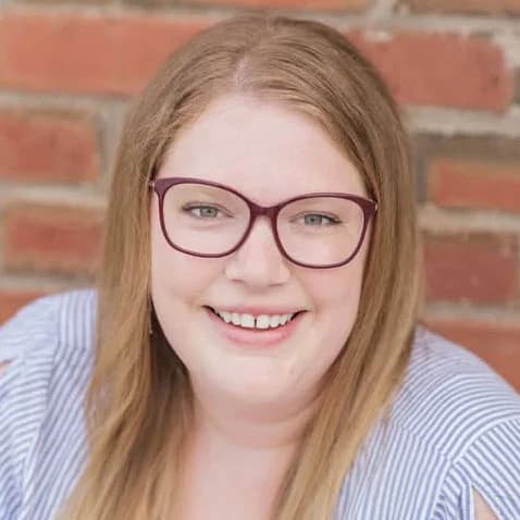 Mollie McGuire — comedian at Hecklers Happy Hour comedy show in Chicago