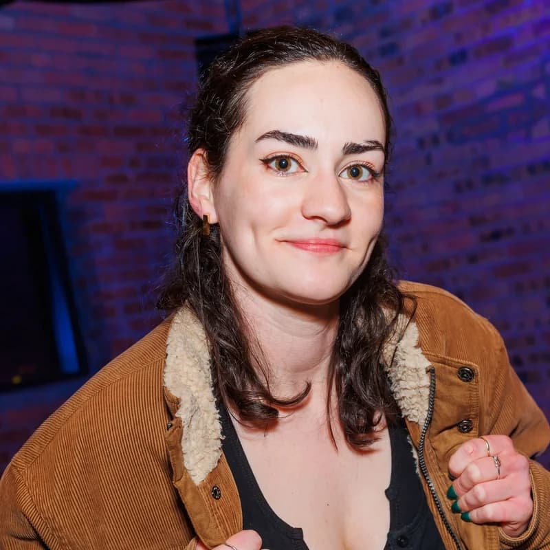 Bronwyn Galloway — comedian at Hecklers Happy Hour comedy show in Chicago