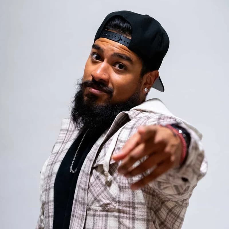 Monchi Calvillo — comedian at Hecklers Happy Hour comedy show in Chicago